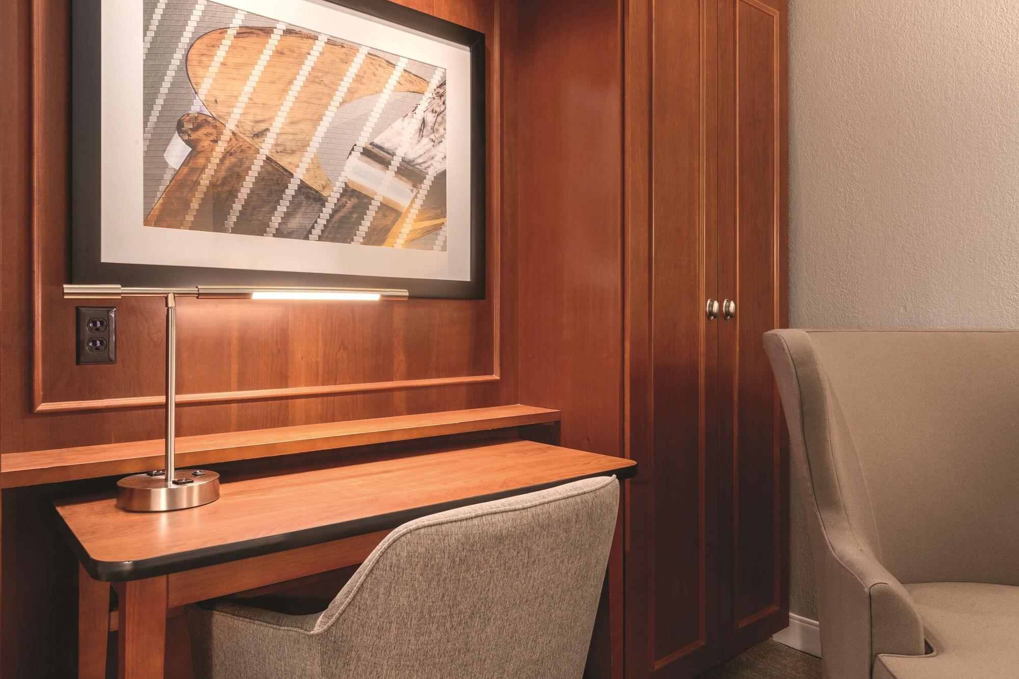 Hampton Inn Des Moines-Airport Kültér fotó
