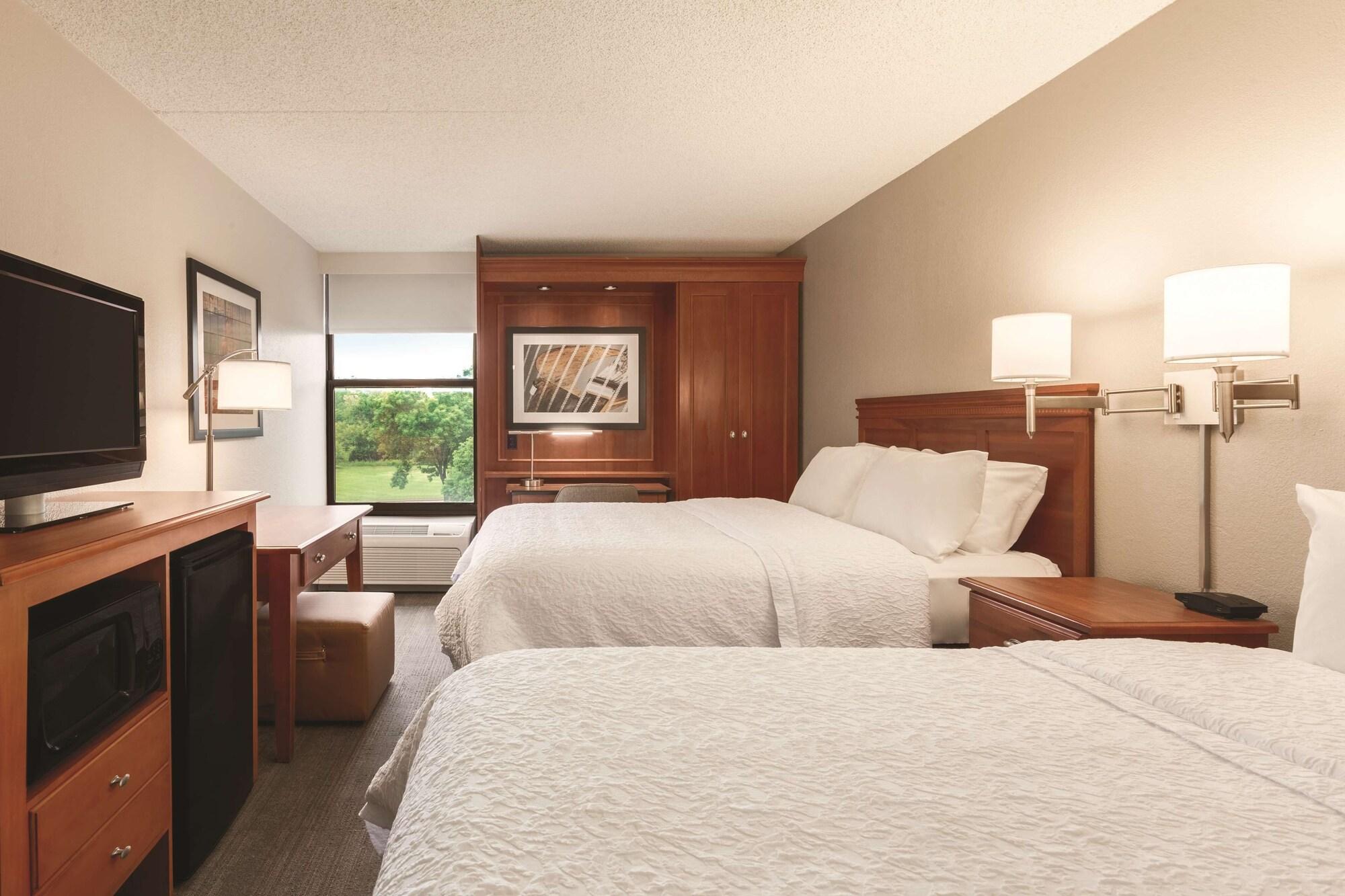 Hampton Inn Des Moines-Airport Kültér fotó