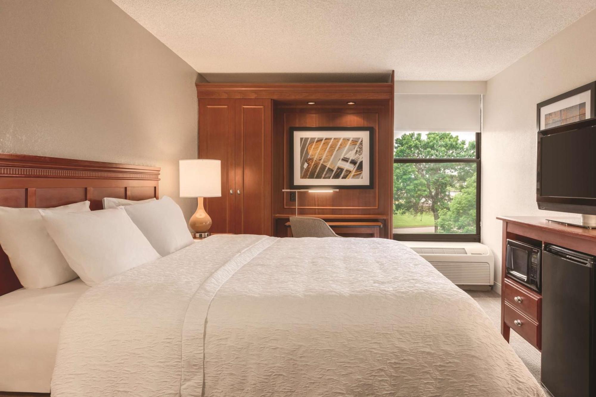 Hampton Inn Des Moines-Airport Kültér fotó