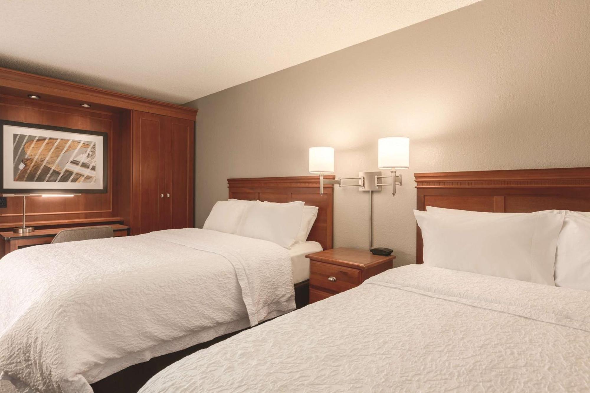 Hampton Inn Des Moines-Airport Kültér fotó