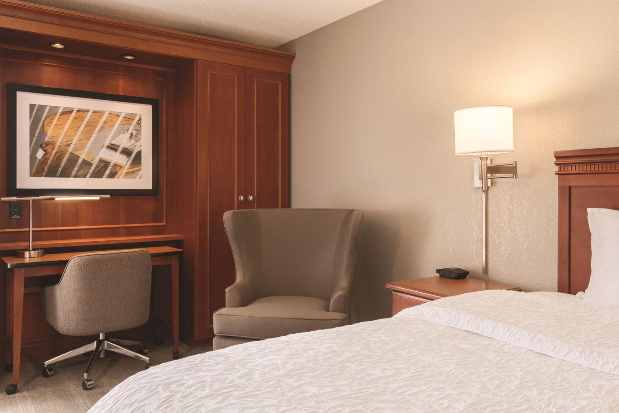 Hampton Inn Des Moines-Airport Kültér fotó