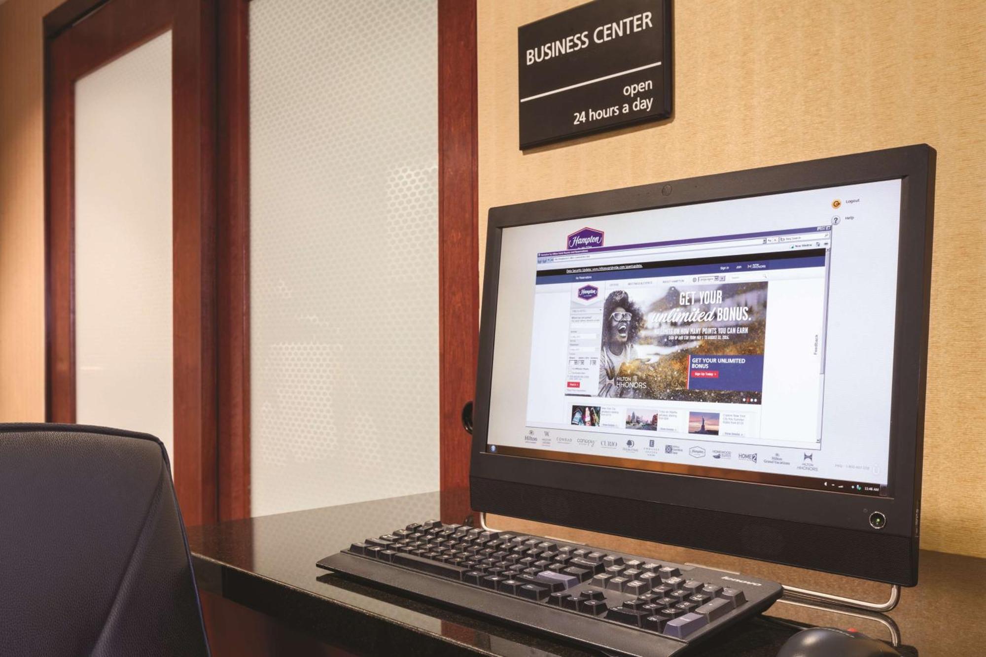 Hampton Inn Des Moines-Airport Kültér fotó