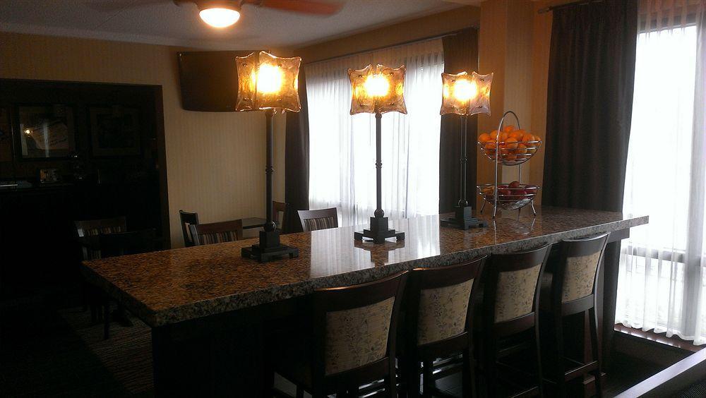 Hampton Inn Des Moines-Airport Kültér fotó