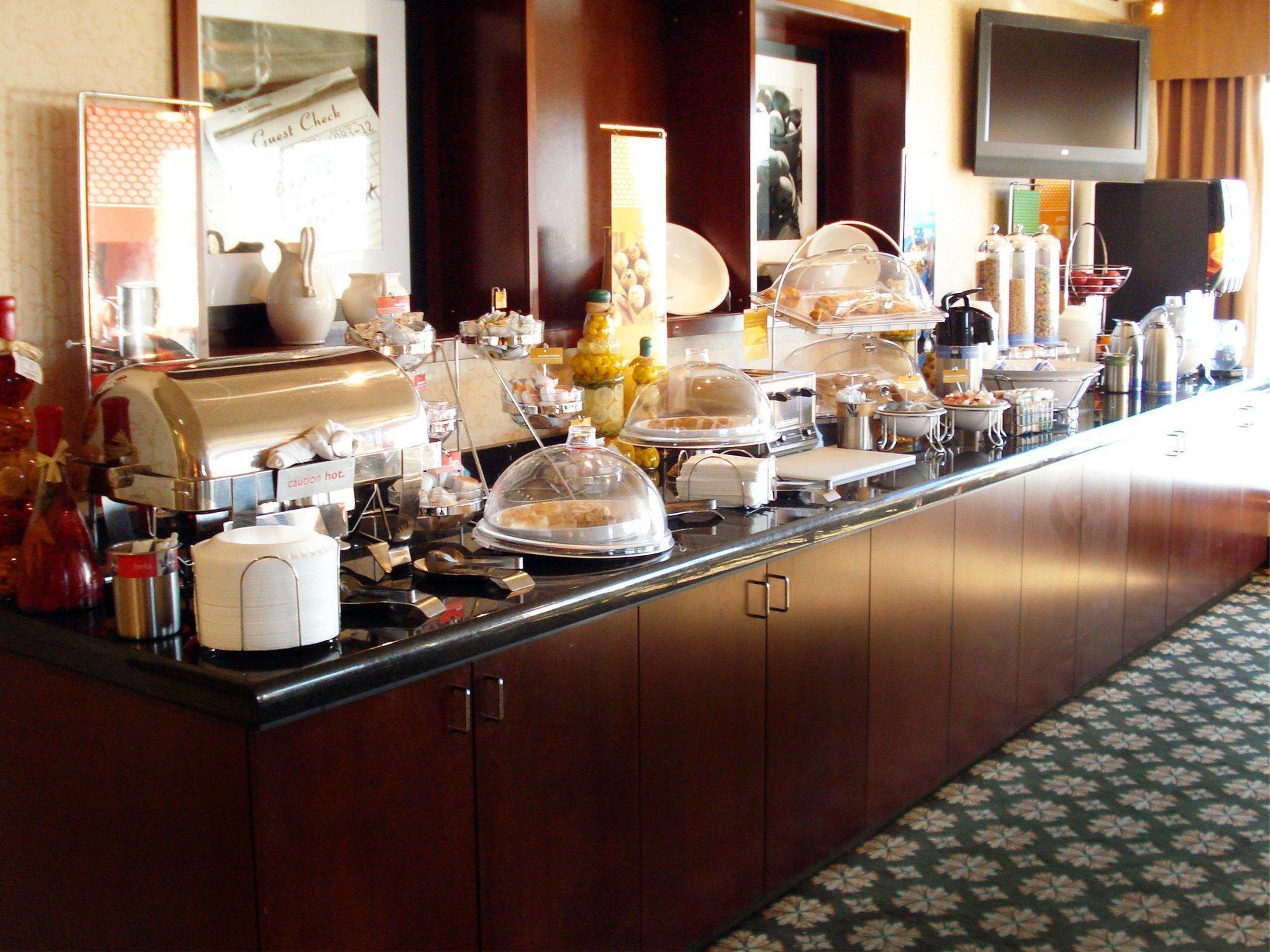 Hampton Inn Des Moines-Airport Kültér fotó